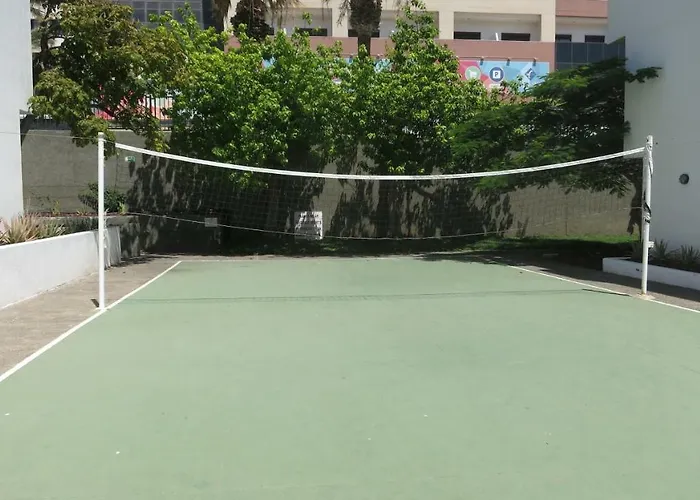 Close To Golden Mile *